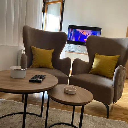 Little Lion Apartment